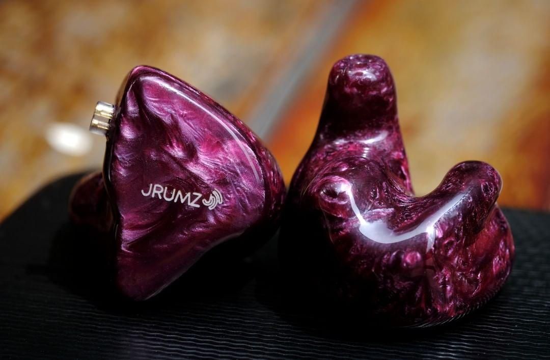 5 Benefits of In-Ear Monitors for Music Artists